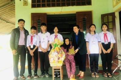 Uống nước nhớ nguồn; Đền ơn đáp nghĩa.