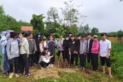 TRƯỜNG THCS TỊNH BÌNH THAM GIA PHONG TRÀO “TẾT TRỒNG CÂY- ĐỜI ĐỜI NHỚ ƠN BÁC HỒ” ĐẦU XUÂN GIÁP THÌN 2024