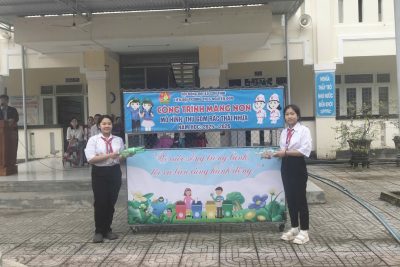 LIÊN ĐỘI TRƯỜNG THCS NGUYỄN ĐÔN PHÁT ĐỘNG CÔNG TRÌNH MĂNG NON: THU GOM RÁC THẢI